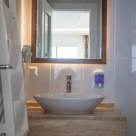 Alojamento de Acomodação e Pequeno-almoço Narr Twin Kas